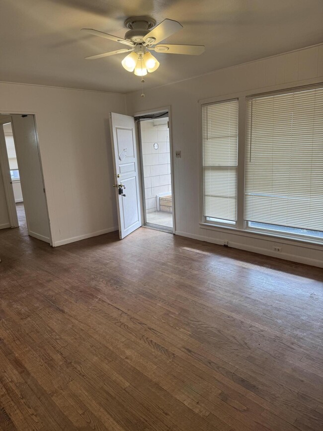 Photo - 2514 43rd St