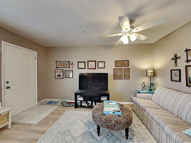 Photo - 1806 Swanson Ave