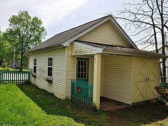 614 N Main St