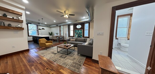 Building Photo - 219 Manheim St Unit 2