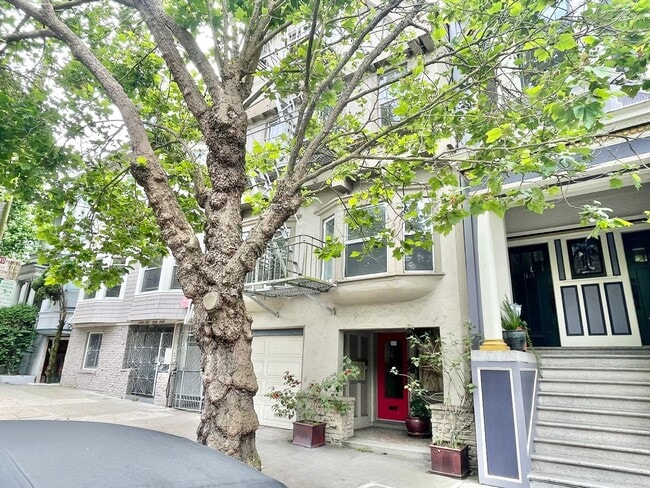 Building Photo - 1127 Cole St Unit 1127 A Cole Street Rental