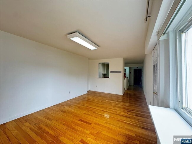 Photo - 333 Grand St Unidad 2R