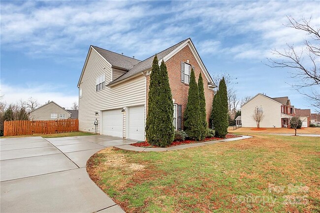 Photo - 311 Palmerston Ln