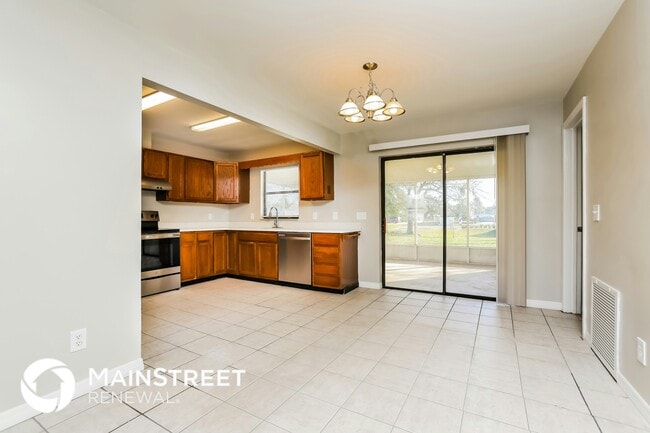 Photo - 1653 Charity St