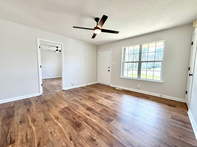 Photo - 740 Carmack Ct