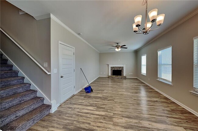 Photo - 12 Ashbridge Ln