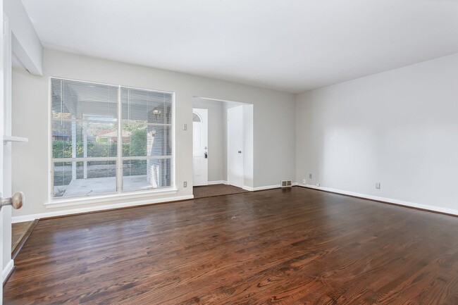 Photo - 6506/08 SAINT MORITZ AVE Unidad 6506 SAINT MORITZ AVE