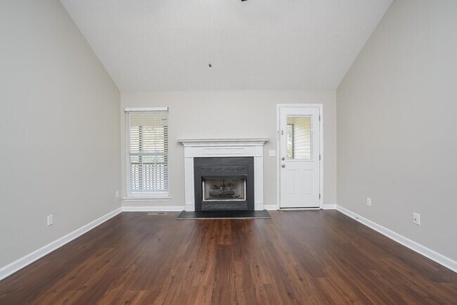 Photo - 524 Summit Way