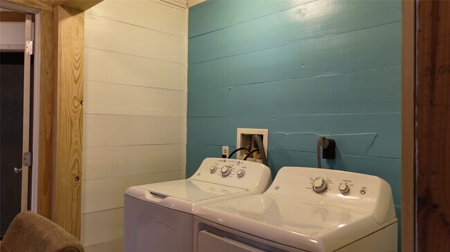 Photo - 393 Mason Loop