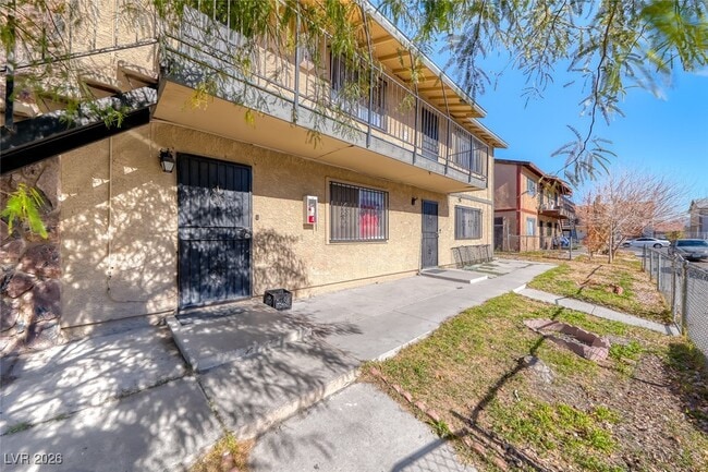 Photo - 4762 Cessna Ave