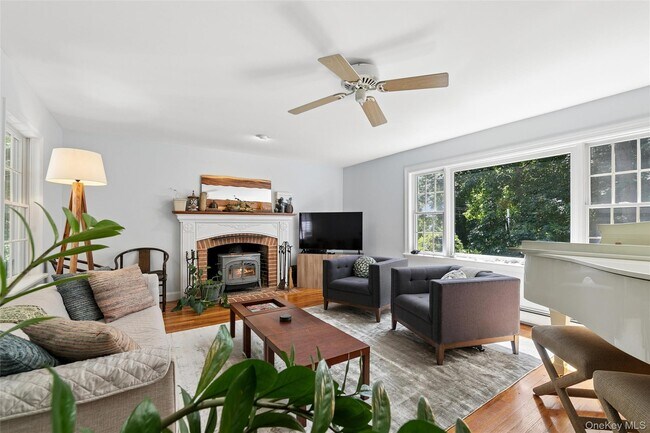 Photo - 1020 Monsell Ln