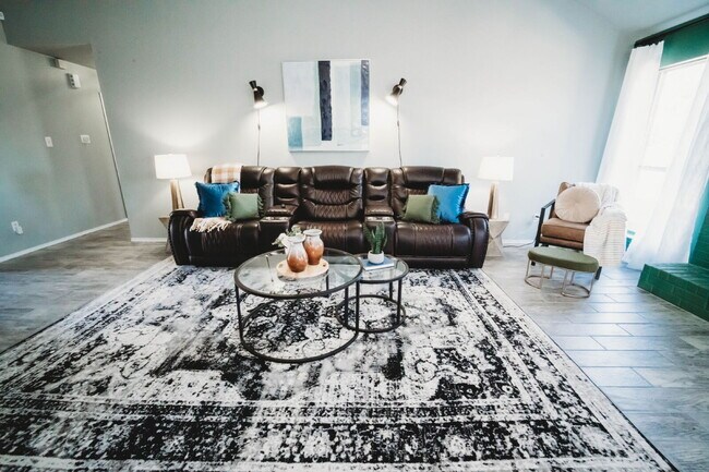 Photo - 2607 Rampart Loop