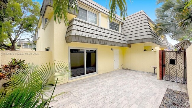 Building Photo - 8483 SW 137th Ave Rental