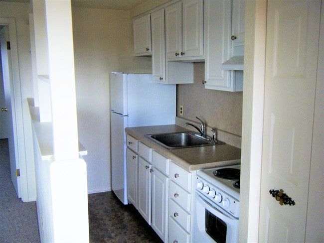 Photo - Country Squire Apartments