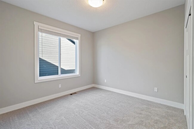 Photo - 520 Meadows Ct