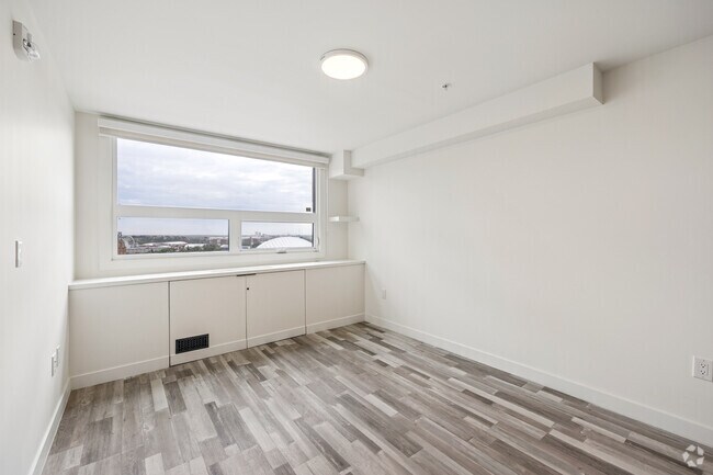 1BD, 1BA - 460SF - Living Room - 1800 4th St SW