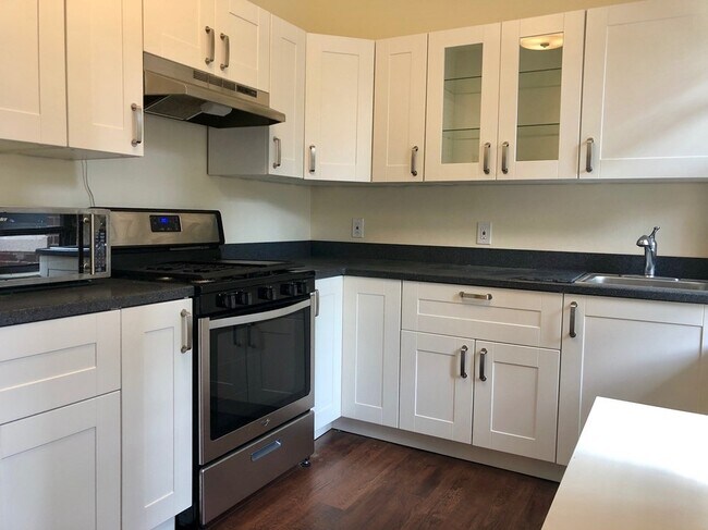 Building Photo - 189 Chestnut Hill Ave Unit 15