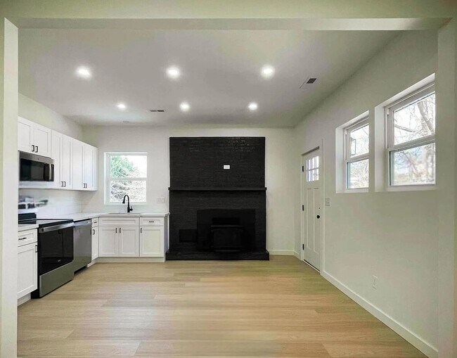 Photo - 36 Saxon Heights