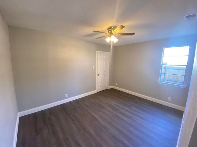 Photo - 2006 W Northgate Dr