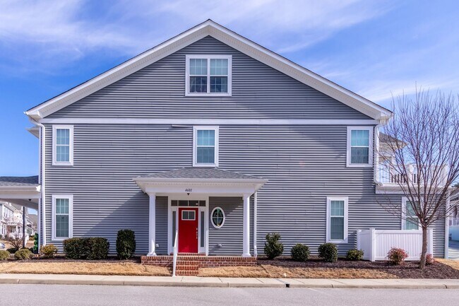 Building Photo - Like New one level living