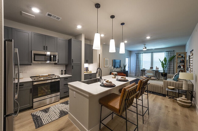 Photo - Now 6 Weeks Free Rent in Katy! Unidad LGW1