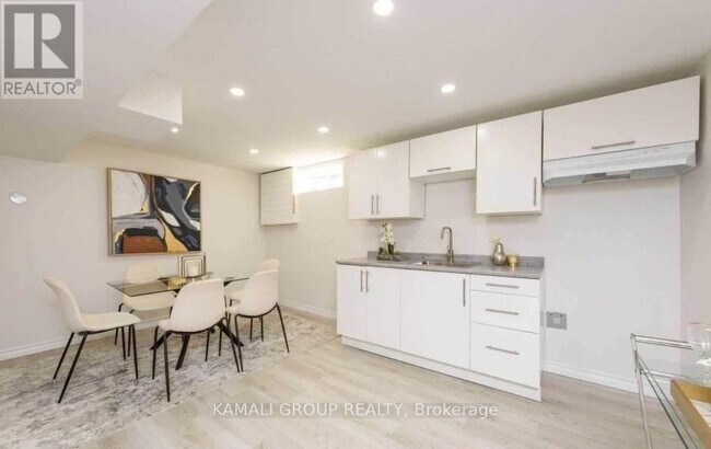 Photo - 352 E 18th St