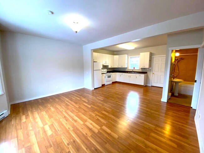 Photo - 4739 Davis Ave