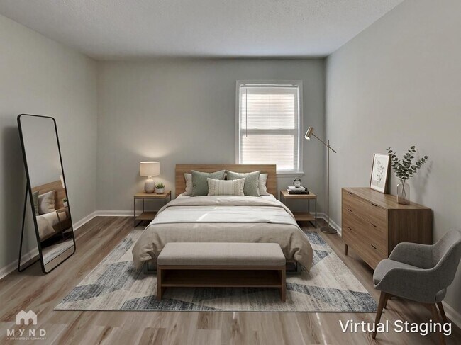 Photo - 547 Whitethorn Dr