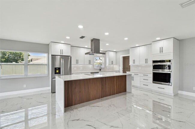 Photo - 3913 Fontainebleau Dr