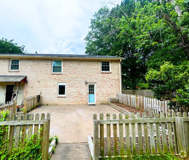Building Photo - 8070 Esterbrook Dr Rental