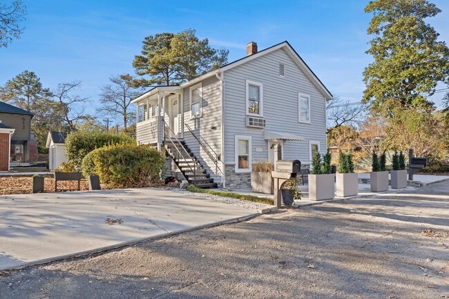 Photo - Stylish/Fully Furnished  2-Bedroom Retreat Near Campus & Downtown Columbia