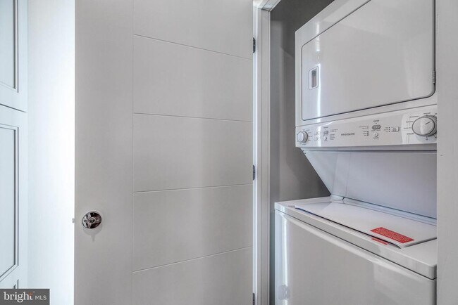 Photo - 751 N 43rd St Unit 302