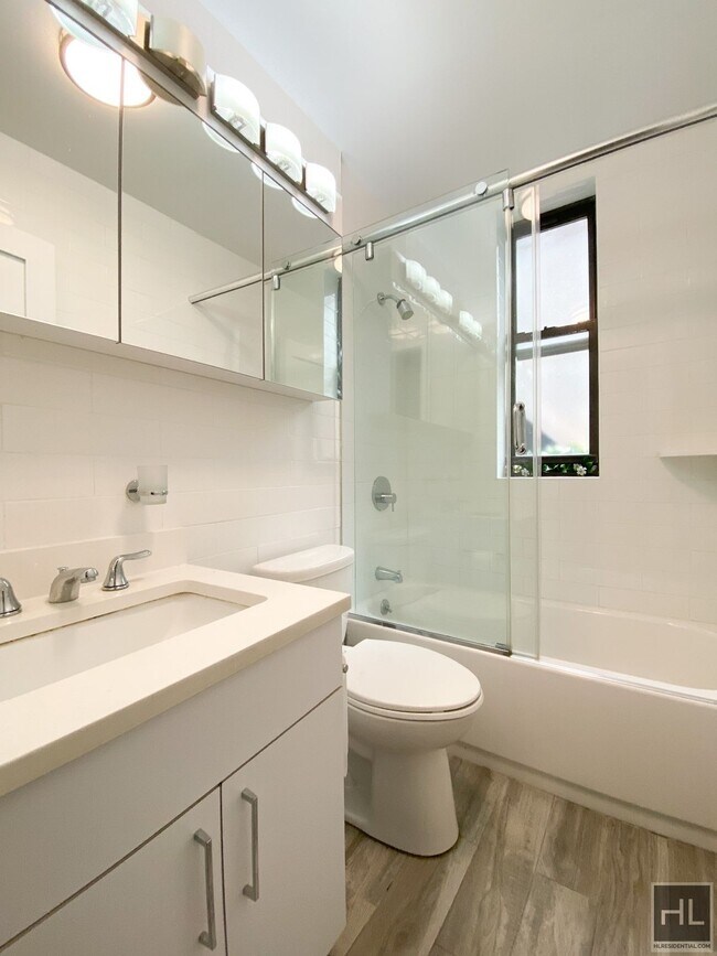 Photo - WEST 58 STREET Unidad PHA