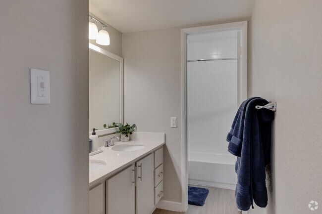 2BR, 1BA - 864SF