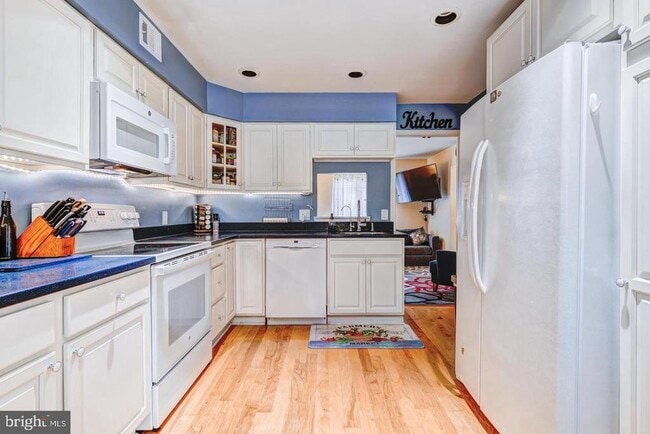 Photo - 114 Pinecrest Ln