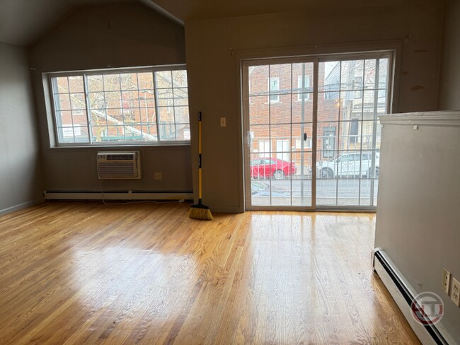 Photo - 1561 Mayflower Ave