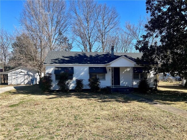 Building Photo - 317 S Seward St