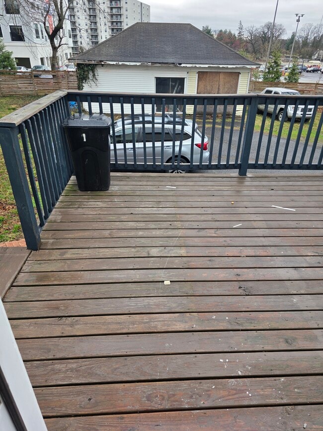 Photo - 602 Washington Ln Unit 1