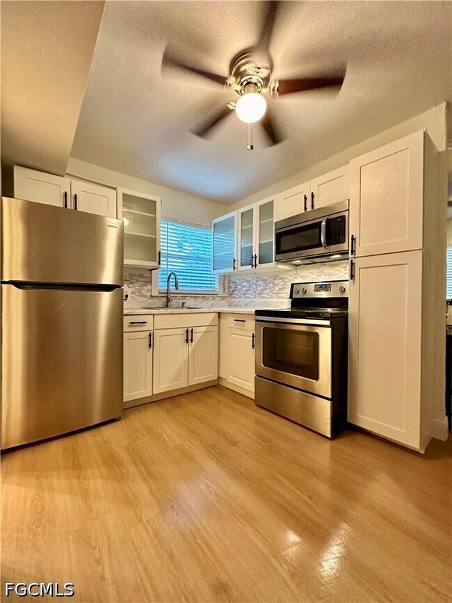 3208-3216-3216 Dale St