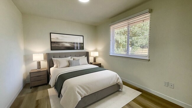 MOVE-IN READY LUXURY RENTAL - Beautifully Renovated 3 Bedroom, 2 Bathroom Duplex in Quiet Cul-de-...