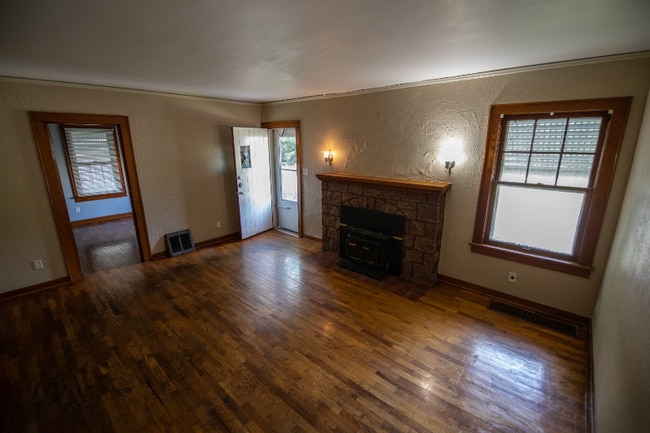 Photo - 810 Illinois Ave