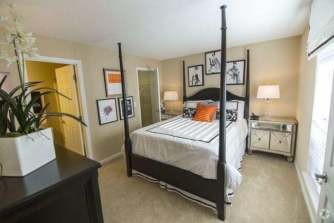 Building Photo - Briarleigh Park Rental