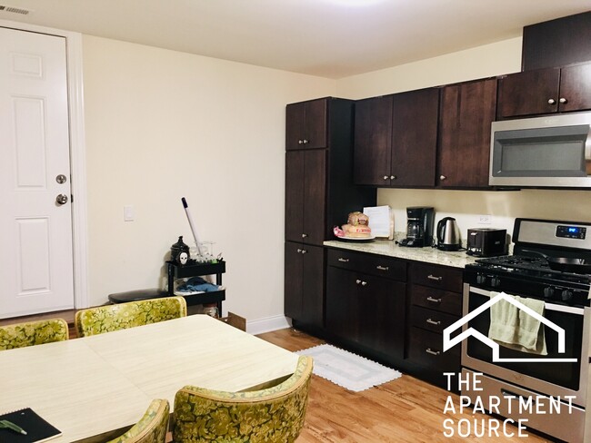 Photo - 3804 W Diversey Ave Unidad G