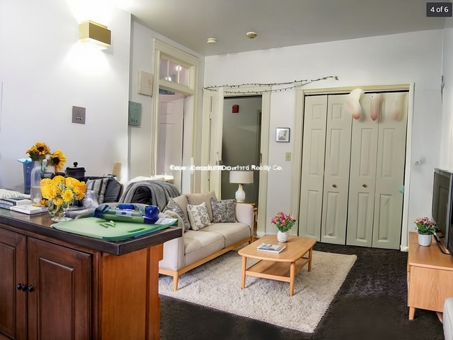 Building Photo - 833-835 Beacon St. Unit 302