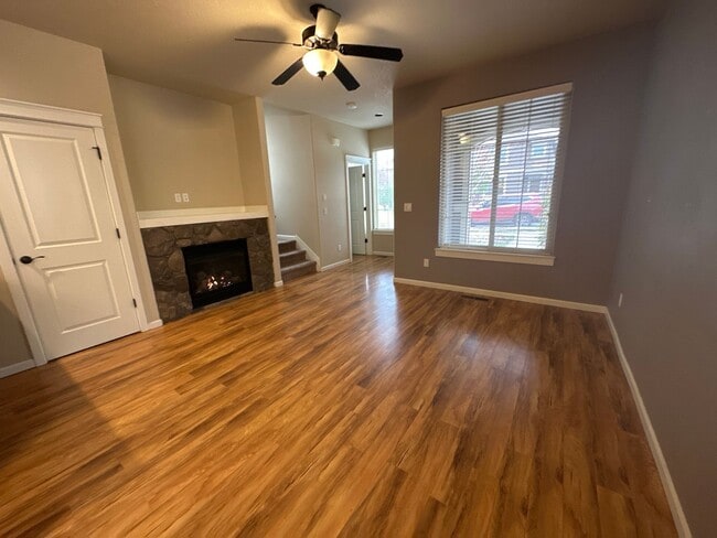 Photo - NE 3 Bdrm, 2.5 Bath 1450 sq ft House w/AC and Gas Heat,  All Appliances, Dbl Garage