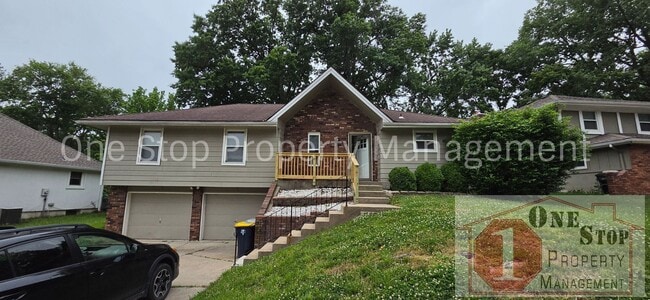 Building Photo - Charming 3 Bedroom, 2 Bathroom, 2 Car Garage Home in Parkville