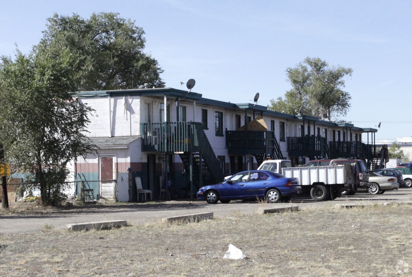 Photo - Mile Hi Court Apartments