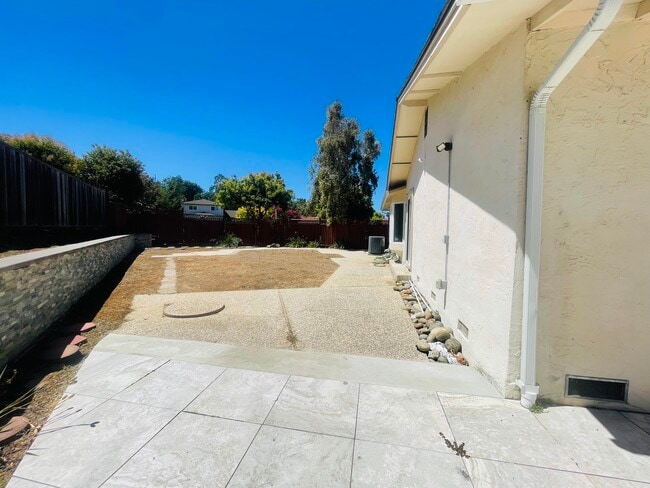Photo - 1150 Stafford Dr