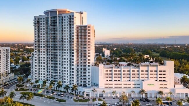 Building Photo - 1776 Polk St Unit 1417 Rental