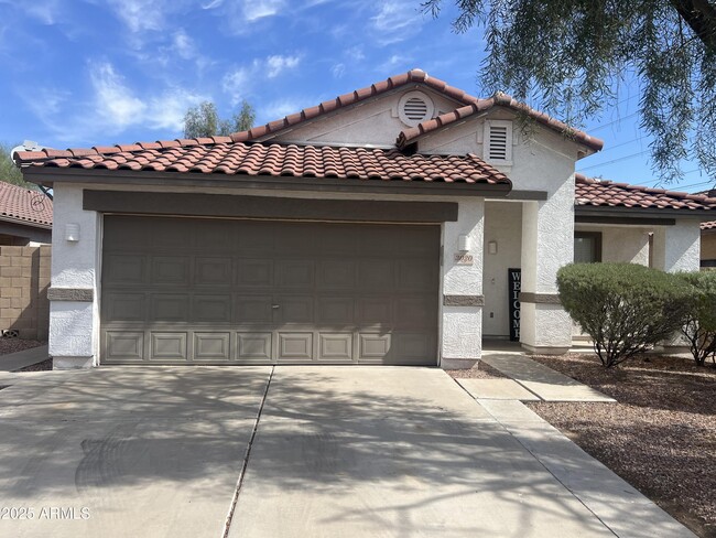 Building Photo - 3020 W Red Fox Rd Rental